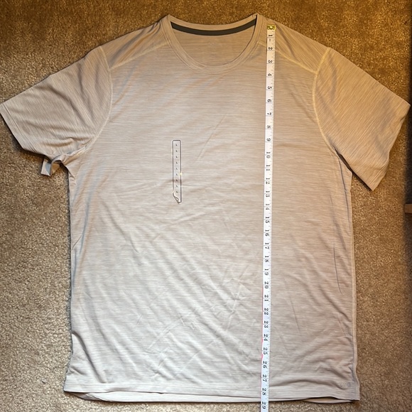Men’s DSG athletic crew T shirt, NWT, dry wave fabric, cream color, size large - Picture 5 of 6
